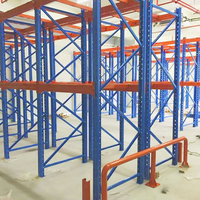 4 Layers Warehouse Shelving Units Shelf Racks 7000mm High Corrosion Protection